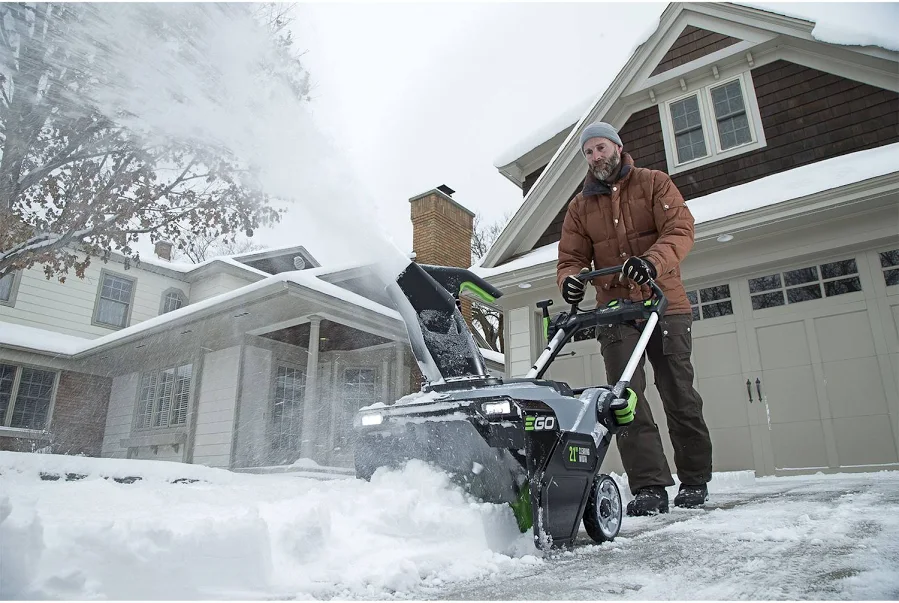 EGO POWER+ 56V 21-in. Cordless Single-Stage Snow Blower Kit (SNT2102) with 5.0Ah Batteries and Rapid Charger, photo 4 of 7
