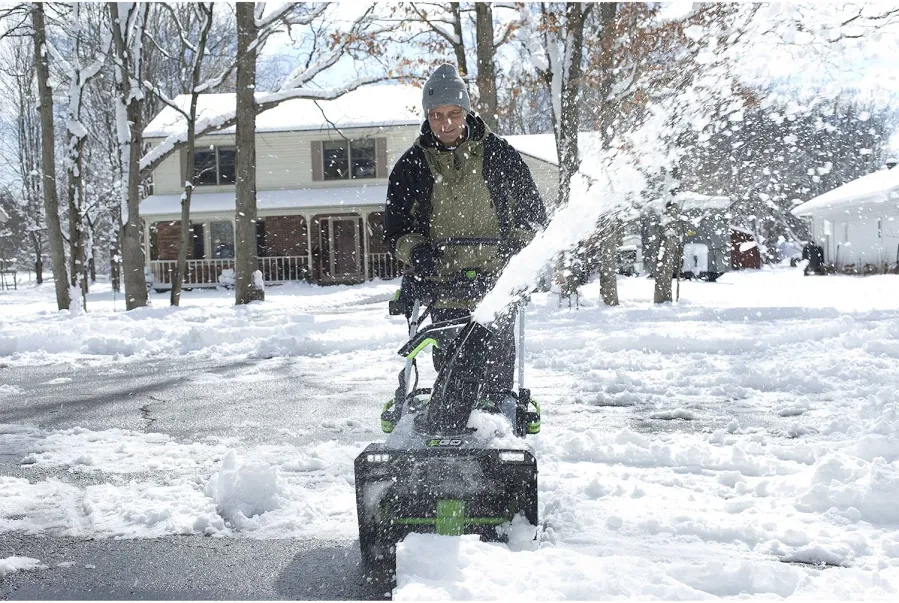EGO POWER+ 56V 21-in. Cordless Single-Stage Snow Blower Kit (SNT2102) with 5.0Ah Batteries and Rapid Charger, photo 5 of 7