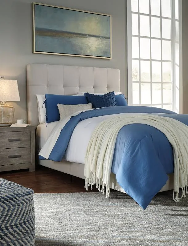 Ashley Dolante Upholstered Bed, photo 3 of 5