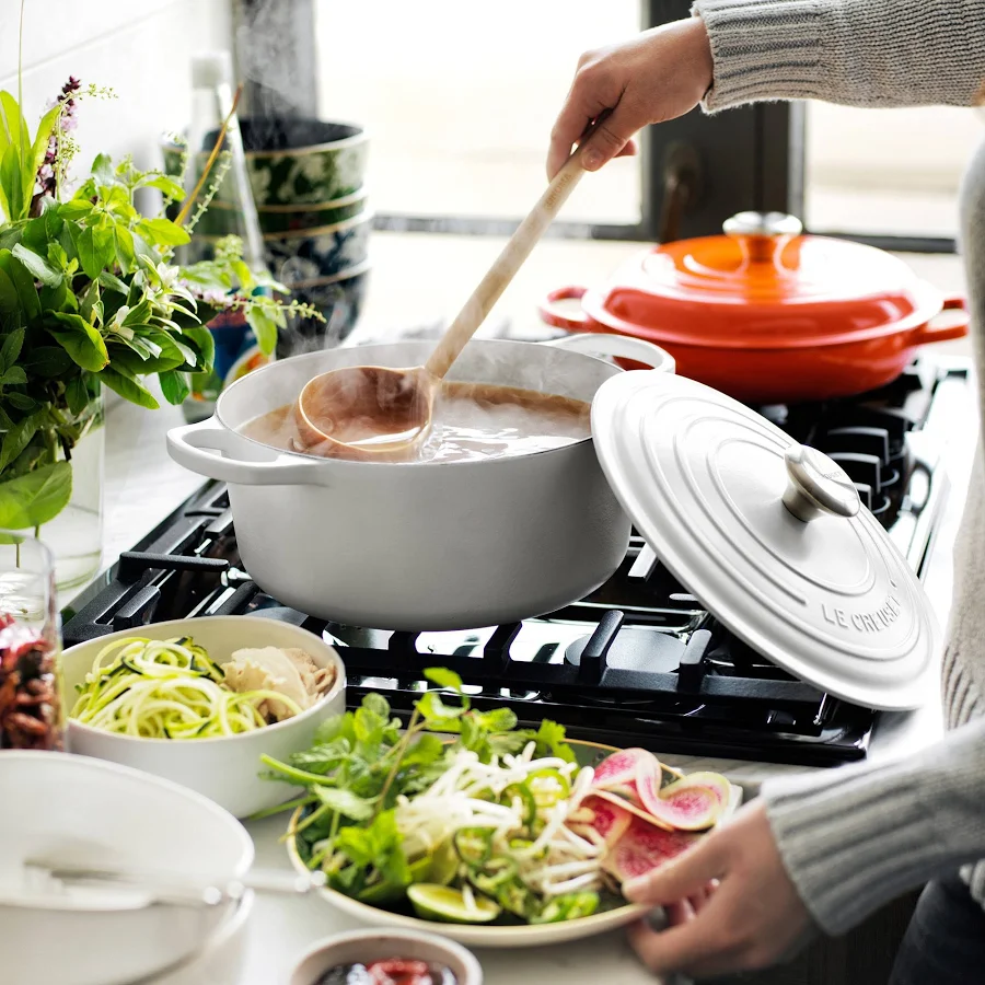 Le Creuset Signature Enameled Cast Iron Round Dutch Oven, 5.5 Qt, photo 7 of 7