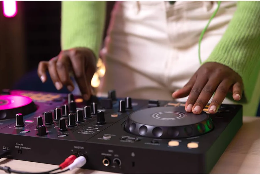 Pioneer DJ DDJ-FLX4 2-Channel DJ Controller, photo 7 of 7