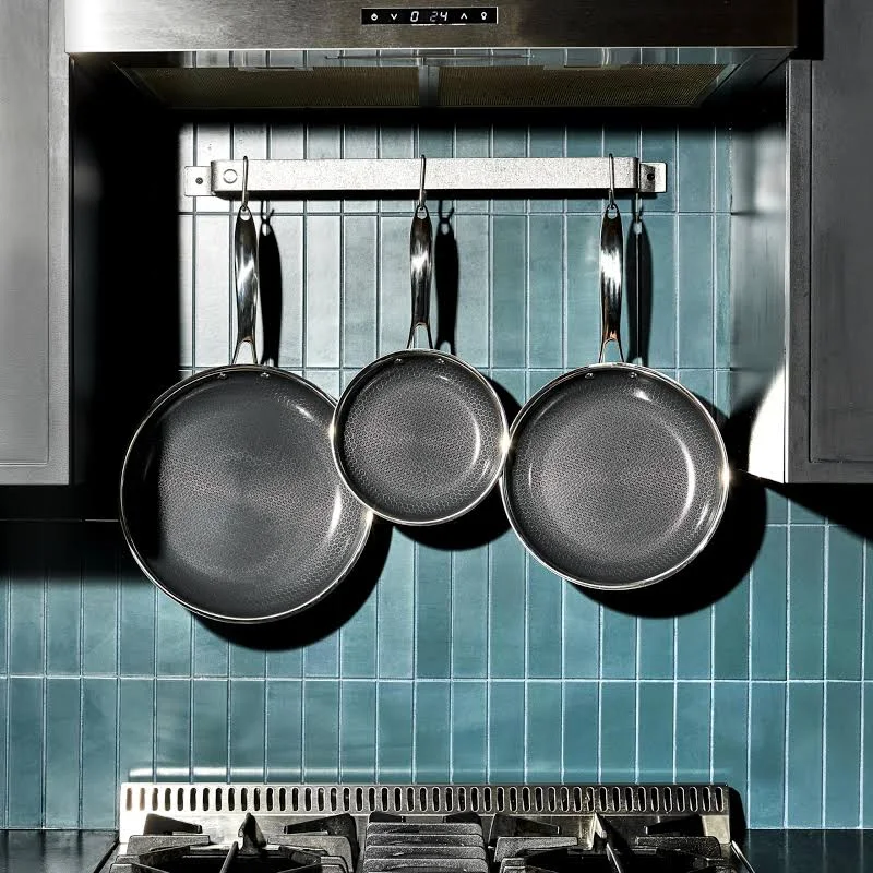 HexClad Hybrid Nonstick 6-Piece Fry Pan Set with Glass Lids (8, 10 and 12-Inch), photo 3 of 7